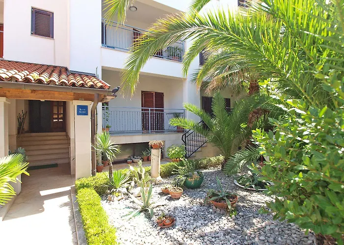 Rooms Ivica 1452