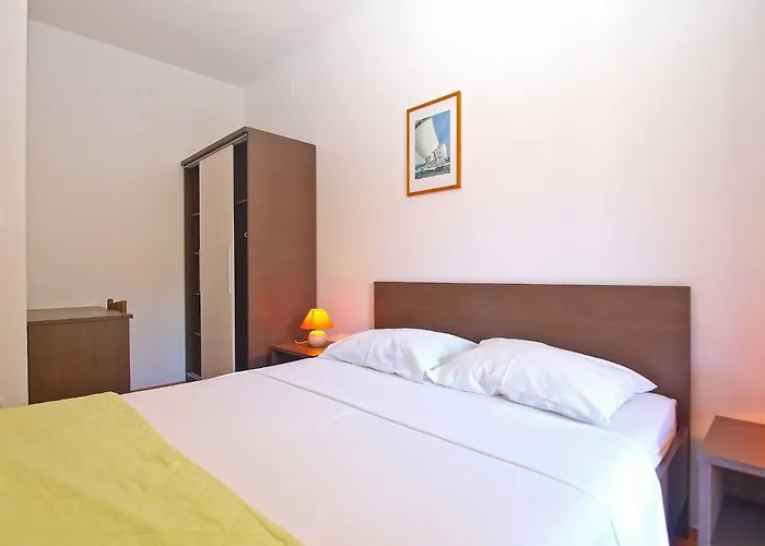 Rooms Ivica 1452